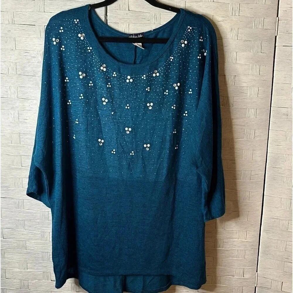 Olivia Blu Womans Top aqua, Silver pearl, rhinestones,  Tunic‎ lightweight knit